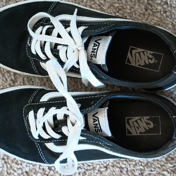 Vans - Picture 4 of 5